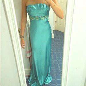 Long evening gown/prom dress