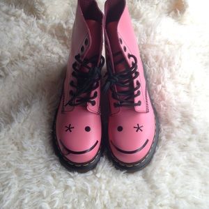 120 🅿️🅿️ RARE ✨ Dr Martens Acid Smiley Boot
