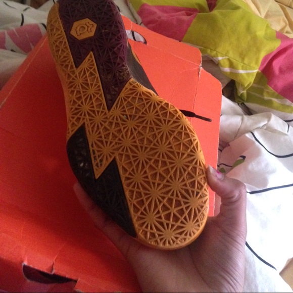 Nikes peanut butter &jelly kds - Picture 3 of 3