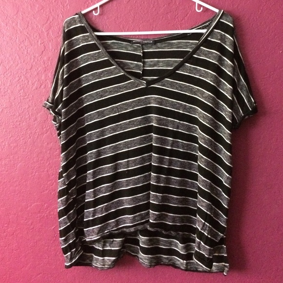 Brandy Melville V neck