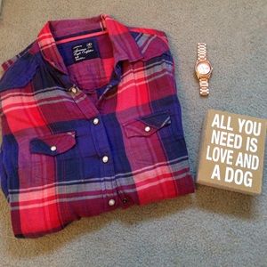 🚫SOLD🚫A&E flannel shirt