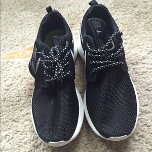 Brand new Nike Roshe