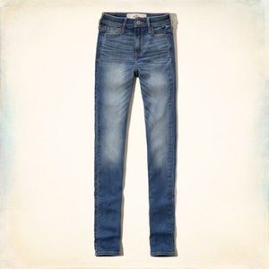 ISO MEDIUM WASH HOLLISTER/ABERCROMBIE SKINNY JEANS