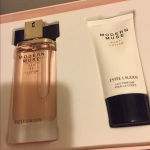 Estée Lauder perfume