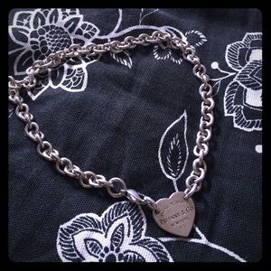 SOLD 😍 Tiffany Heart Necklace