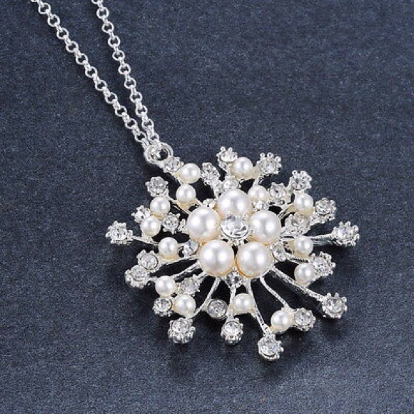 Silver plated pearls and rhinestones silver finish - Picture 2 of 3