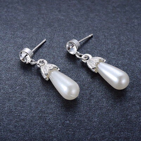 Silver plated pearls and rhinestones silver finish - Picture 3 of 3