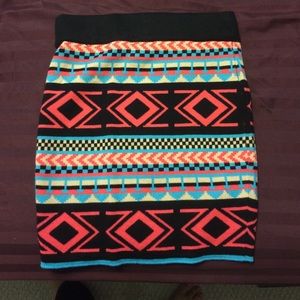 Aztec print, high rise skirt.