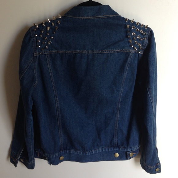 • f21 spiked jean jacket • - Picture 2 of 3