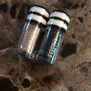 MAC glitter pigments in colors gold and black