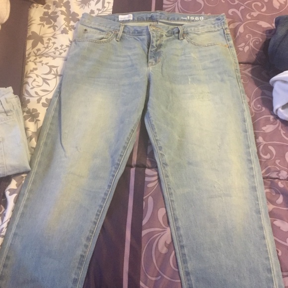 Gap 1969 sexy boyfriend jeans size 32