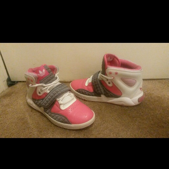 Adidas Roundhouse