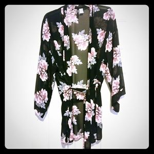 PRICE DROP Floral Kimono NWOT