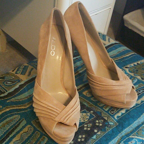 ALDO Tan Suede Peep Toe Punps