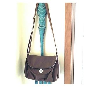 Baggallini Palma bag in Mushroom