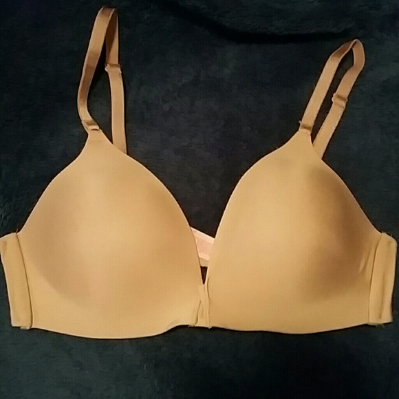 Nude VS Bra