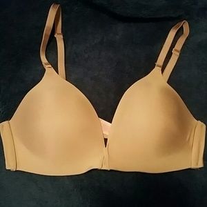 Nude VS Bra