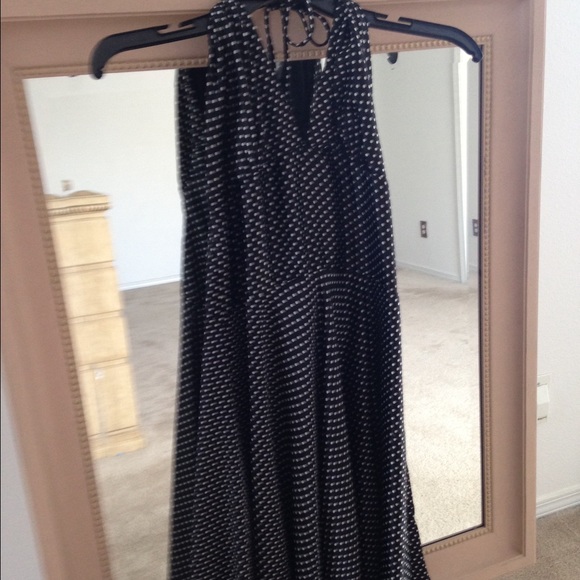 Halter top dress - Picture 3 of 3