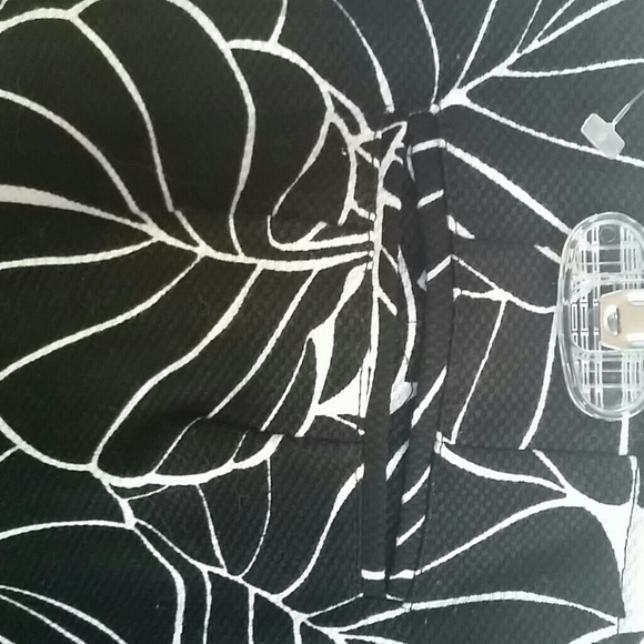Skirt - Picture 2 of 4