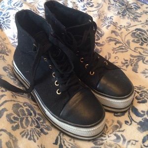 urban outfitters platform sneaker