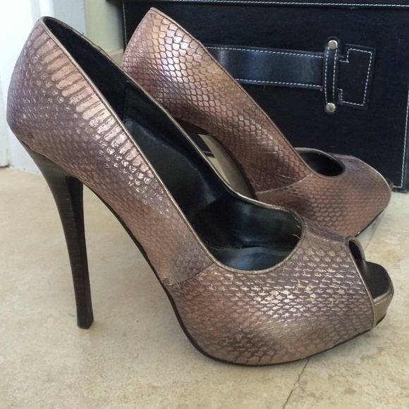 Steve Madden bronze snake print leather peep toe