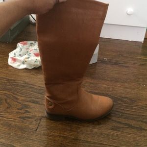 Riding boots