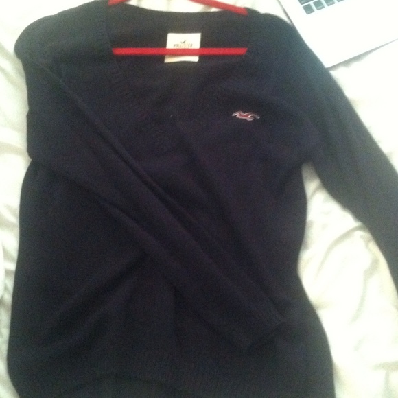 Hollister sweater