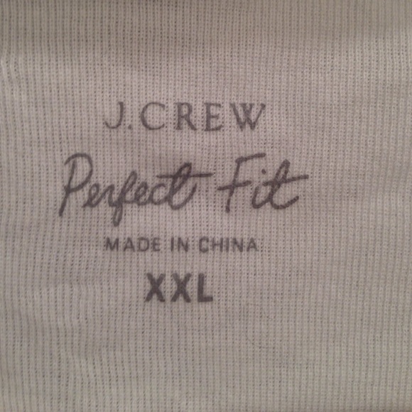 White v neck - Picture 2 of 2