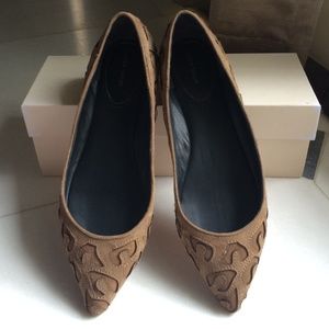 Rebecca Taylor pointed to flats