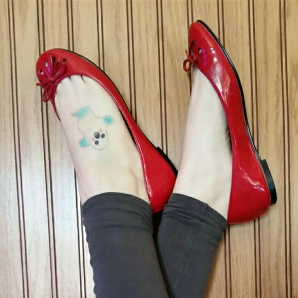 Red Flats - Picture 1 of 2