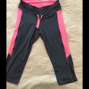 Capri work out pants