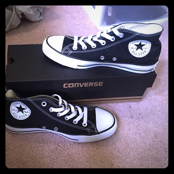Mid top black converse