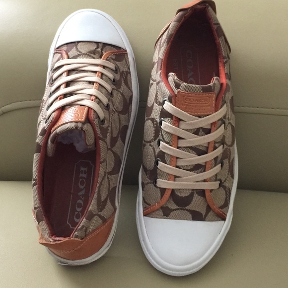 coach signature shoes