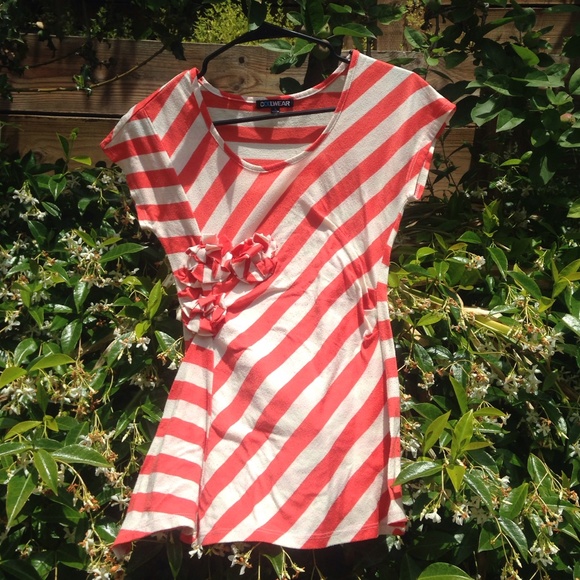 🔴cream and coral stripped shirt