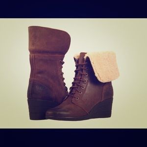 UGG Zea wedge boots in Chocolate