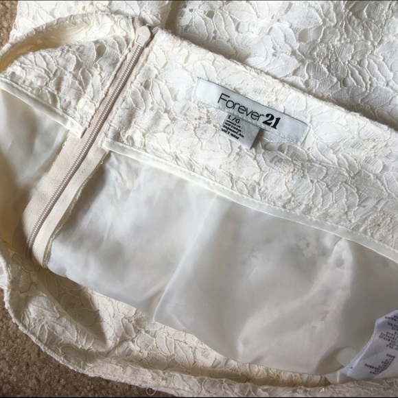 BRAND NEW 💛 F21 Feminine Lace Pencil Skirt - Picture 4 of 5