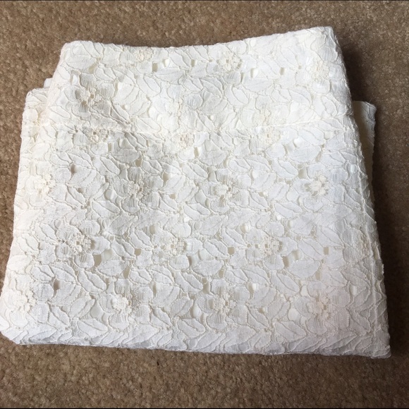 BRAND NEW 💛 F21 Feminine Lace Pencil Skirt - Picture 5 of 5