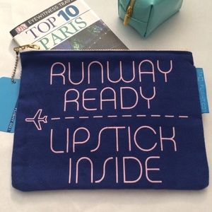 ✨2x HP✨Runway Ready Pouch