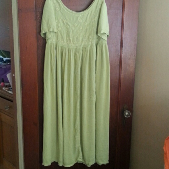 Green Natural Expressions