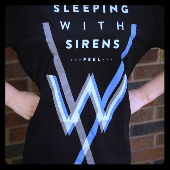 Hot topic band tee shirt Sleeping with Sirens