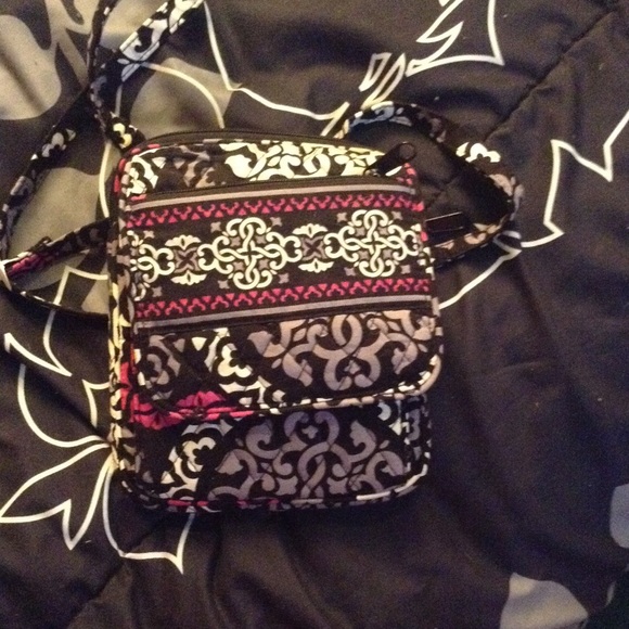 Canterberry magenta mini crossbody verabradley