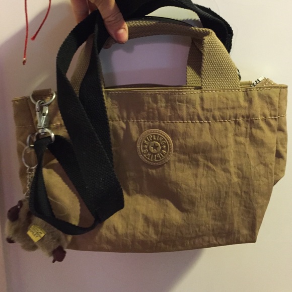 Kipling purse with detachable straps