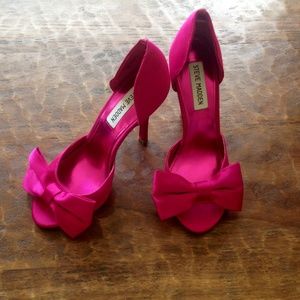 😍Steve Madden Fuchsia Bow Heels😍