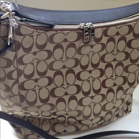 Sold— Celeste convertible hobo in coach signature - Picture 4 of 4
