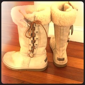 Ugg suede boots with fur lining