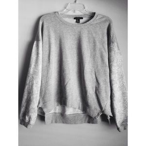 ✨ SALE ✨ Grey Sweatshirt with Patterned Sleeves