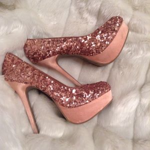 SEXY SPARKLY HEELS ✨💗