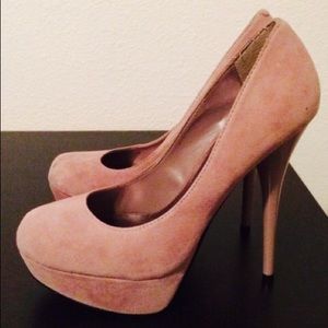Suede blush platform pump size 5