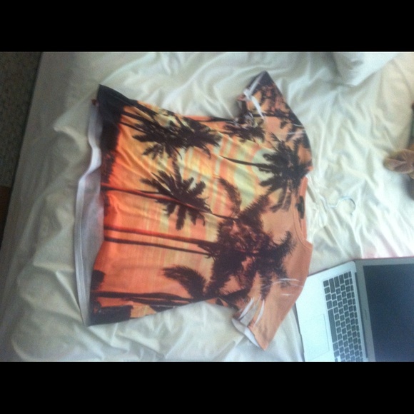 Urban Palm tree tee