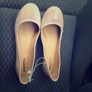 Nude ballet flats